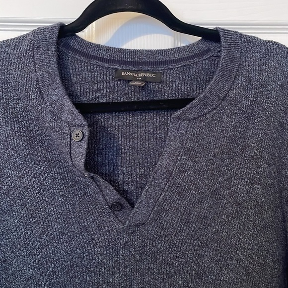 Banana Republic sweater - Picture 2 of 5